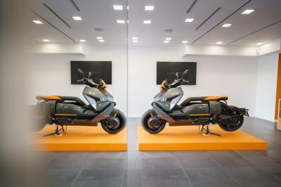 BMW CE 04 | Le pop-up store éphémère à Paris